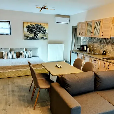 Elia & Petra Apartment *